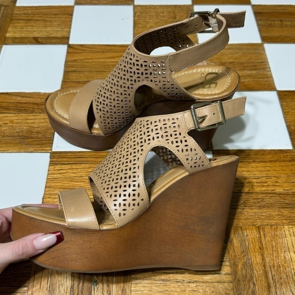 Gianni Bini Soo-Good DK Siera Tan Leather Wedges Size 8 Women - Picture 4 of 10